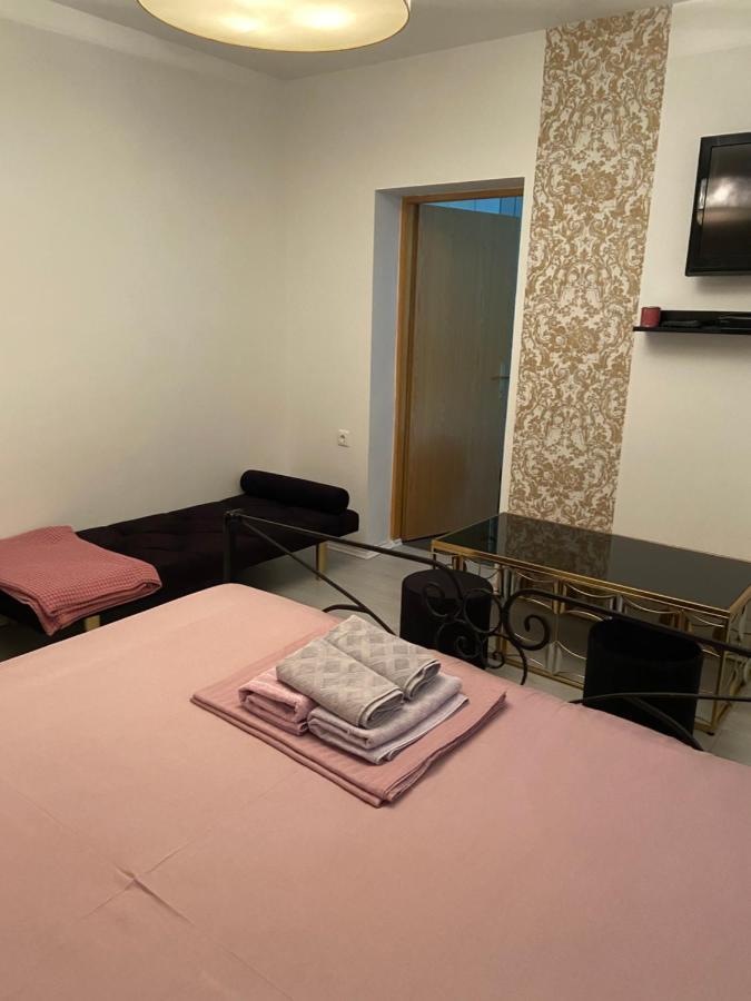 Rooms Milena Senj  Buitenkant foto